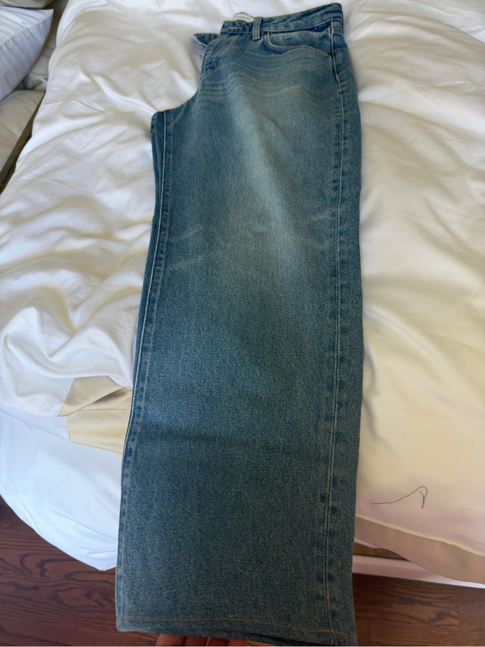 Aritzia Denim Forum Straight-Leg Jeans in Medium Blue Wash